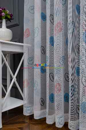 Hazır Ölçülü Petek Zemin Kırmızı Mavi Renkli Yaprak Desenli Grek Baskılı Tül Perde