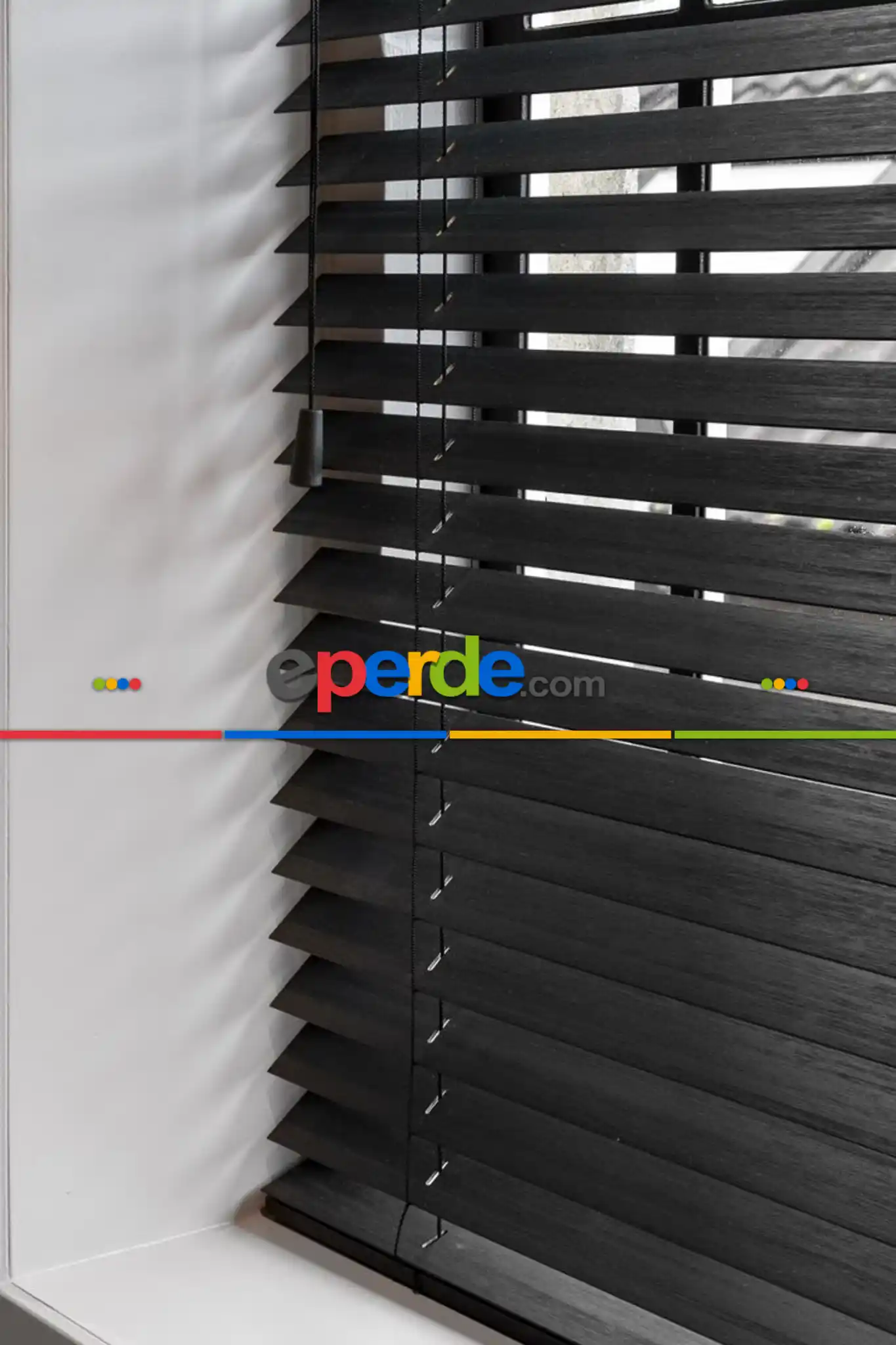 2025 Sezonu - 50 Mm Ahşap Görünümlü Kurdela Seçenekli Jaluzi Perde - Alev Almaz - Sudan Etkilenmez