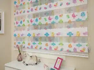 Kız Çocuk Bebek Odası Perdesi Sevimli Kuşlar Baskılı Zebra Perde- Mavi-Sarı-Pembe-Lila- Çok Renkli 2