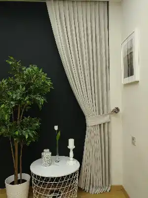 Gümüş Düz Fon Perde ( 1mt 850gram Eşsiz Dökümlü Tok Kumaş )- Gümüş