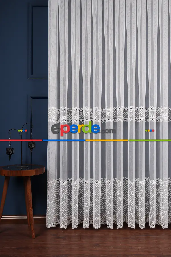 Enine Bantlı Avangart Nakış İşlemeli Tül Perde