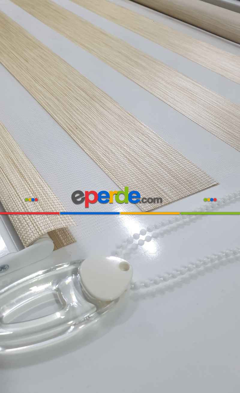 Brillant Açık Ahşap Zebra Perde- Bej-kum Beji