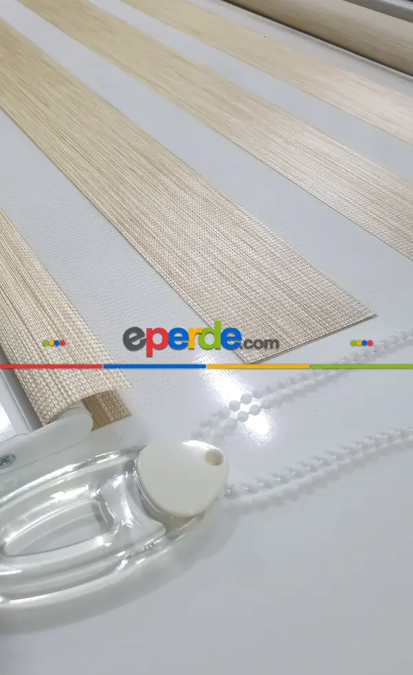 Brillant Açık Ahşap Zebra Perde- Bej-kum Beji