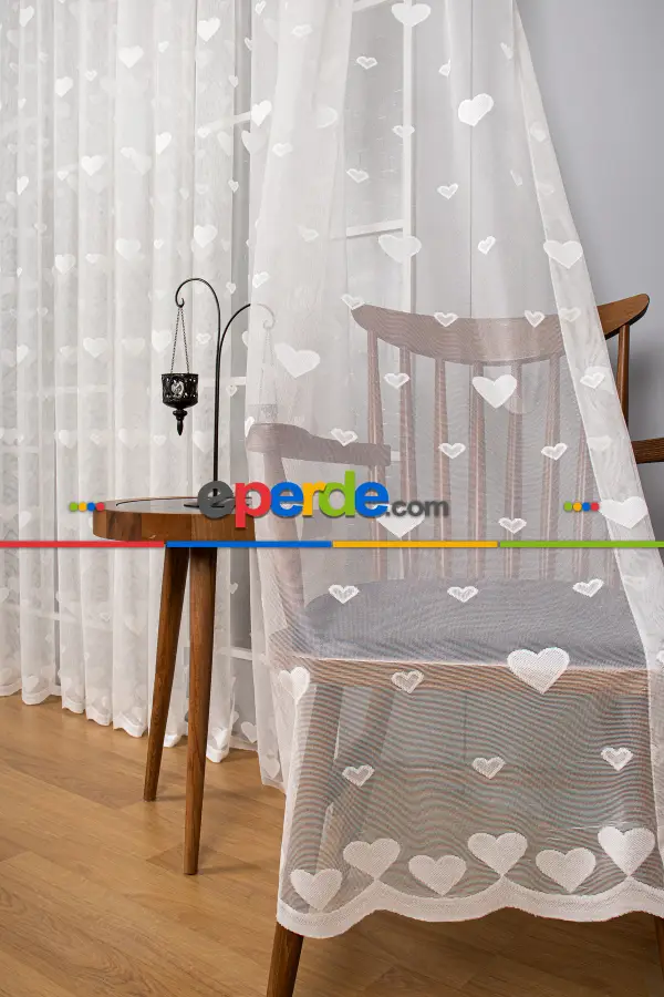 Bebek Odası -  Çocuk Odası Kalp Desenli Örme Tül Perde