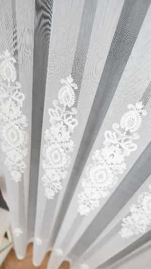 Şehrazat Beyaz Motif İşlemeli Ütü İstemez Salon Tül Perde