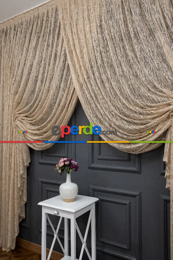 Vizon Bej Renk Kahverengiyanki Tiyatro Model Tasarım Kruvaze Model Yanki Camkırığı Tül