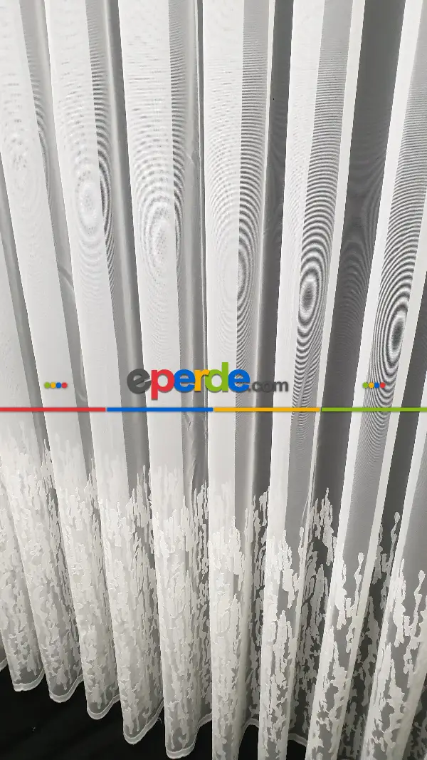 Yatak Odası - Eteği Ağaç Kabuğu Desenli Brillant Tül Perde