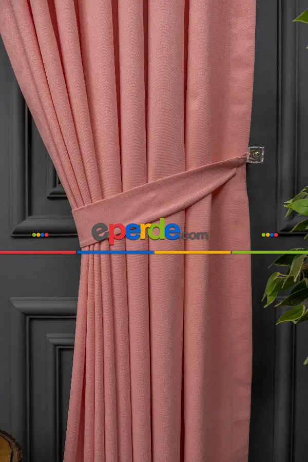 Pembe Düz Fon Perde Dökümlü En