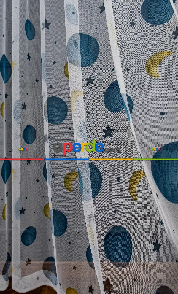 Bebek Odası -  Petek Zemin Gece Mavisi Ve Sarı Renkli Gezegenler Desenli Grek Baskılı Tül Perde