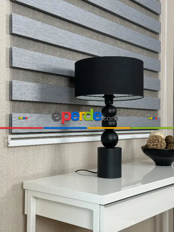 1080tl Yerine - Gri Bambu Zebra Perde, Standart Metal Kasalı - Tül Kısmı Siyah - Kornişe Kolay Montaj Seçenekli