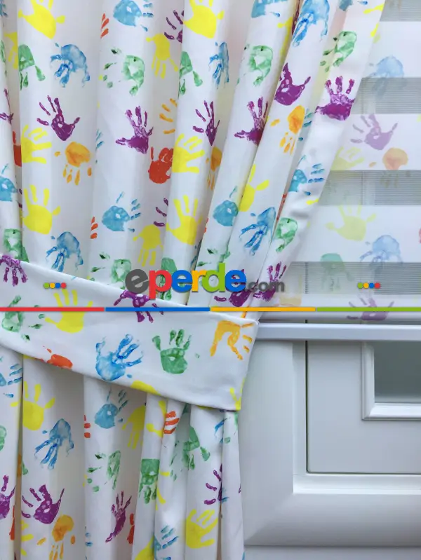 Bebek Odası Fon Perde - Boyalı Eller Baskılı Çocuk Odası Fon Perde - ( Kalın Pamuklu Kumaş)- Yeşil