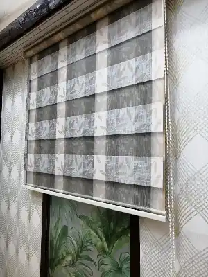 Yaprak Desenli Zebra Perde, Gri Krem