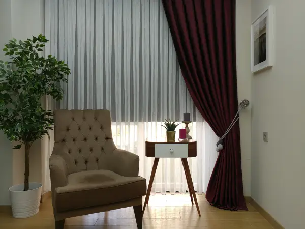 Koyu Bordo Renk Jakar Desenli Fon Perde- Bordo