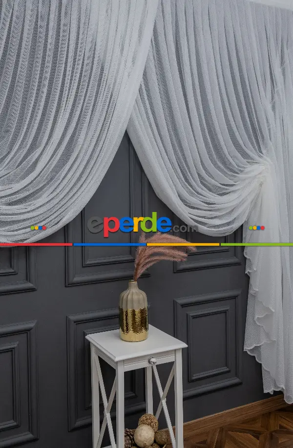 Taç Benekli Kruvaze Tiyatro Yanki Tasarım Tül