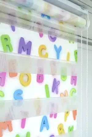 3 Boyutlu Dijital Harf Baskılı Çocuk Odası Zebra Perde Alfabe-11- Yeşil-mavi-mor