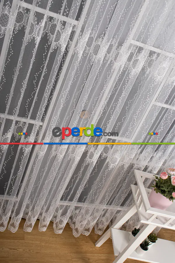 Yatak Odası - Brode Işlemeli Tül Perde