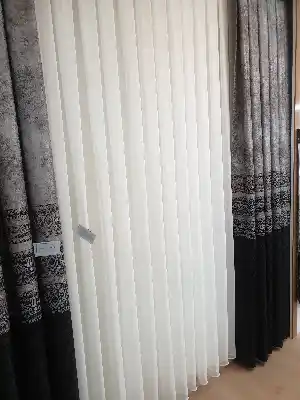 Yatak Odası - Patinedesenli Brillant Fon Perde Fabric Model Siyah Renk Tasarım Fon Yan Kanat Perdesi