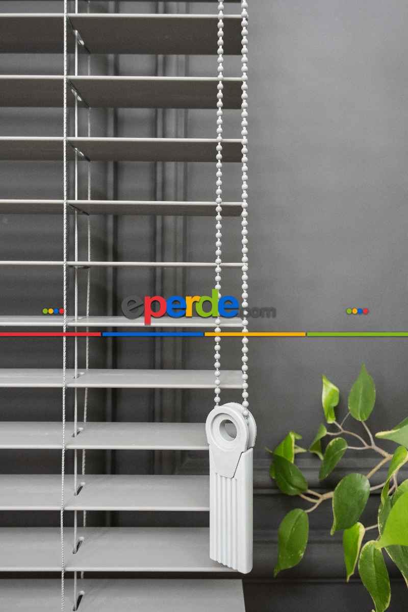 2025 Sezonu - Ahşap Görünümlü 50 Mm - Gri Jaluzi Perde - Alev Almaz - Sudan Etkilenmez