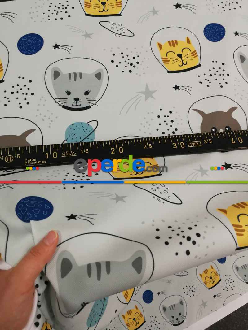 Uzaylı Kedi Desenli Fon Perde Evm1088-1 Kumaşı Kalındır Duck Bezi Değildir- Siyah