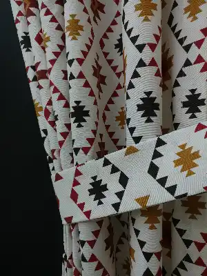 Geometrik Desenli Fon Perde ( Leke Tutmaz )- Siyah-kırmızı-hardal Sarısı