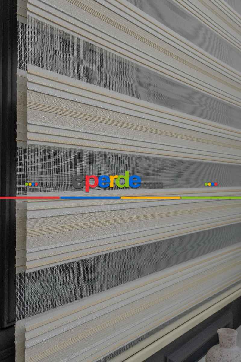 Oturma Odası - Krem Zebra Perde Gümüş Simli Plise Perde - Renk Geçişli Zebra Perde