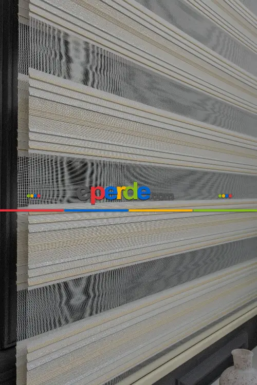 Krem Zebra Perde Gümüş Simli Plise Perde - Renk Geçişli Zebra Perde