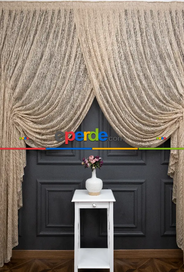 Vizon Bej Renk Kahverengiyanki Tiyatro Model Tasarım Kruvaze Model Yanki Camkırığı Tül