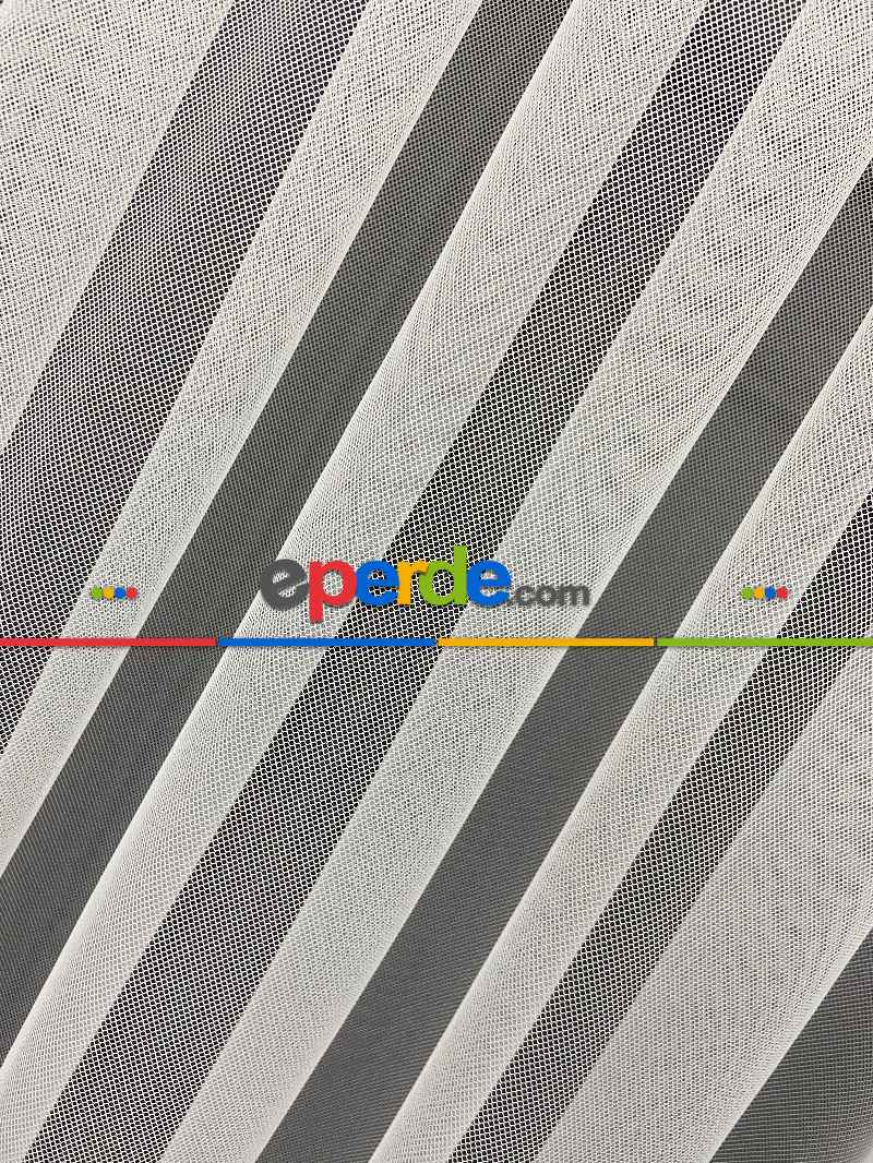 Oturma Odası - Grek Zemin Üzerine Eteği Kabartma Nakış İşlemeli Tül- Ekru