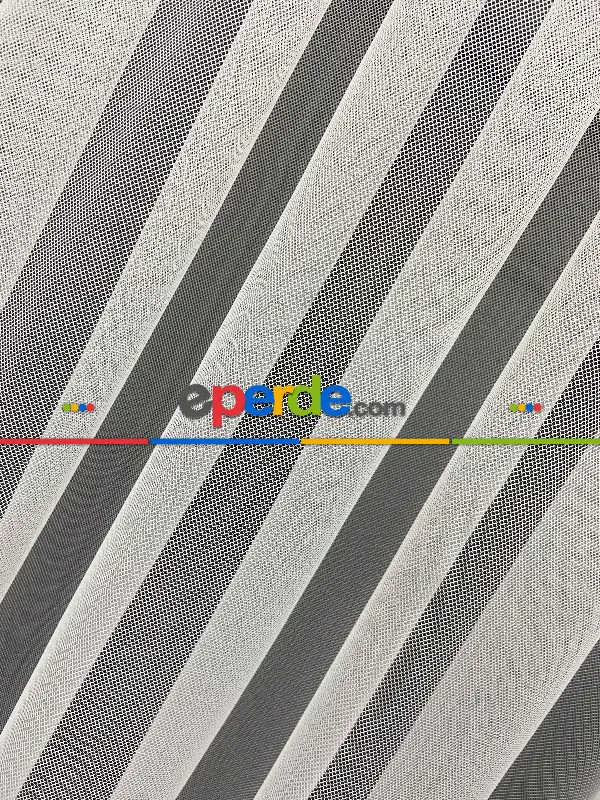 Grek Zemin Üzerine Eteği Kabartma Nakış İşlemeli Tül- Ekru