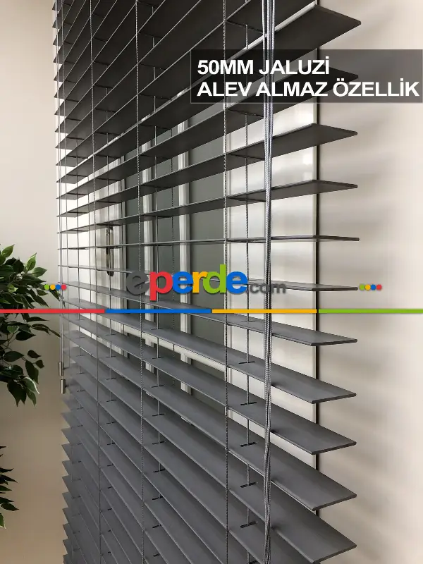 50mm Açık Gri Ahşap Efektli Jaluzi Perde Alev Almaz Özellik- Gri Açık