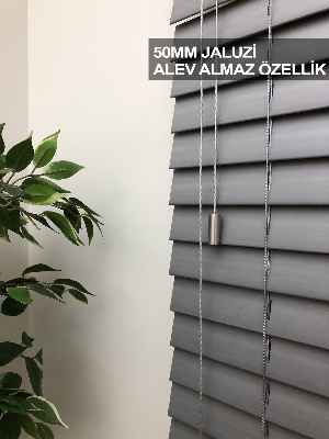 50mm Açık Gri Ahşap Efektli Jaluzi Perde Alev Almaz Özellik- Gri Açık