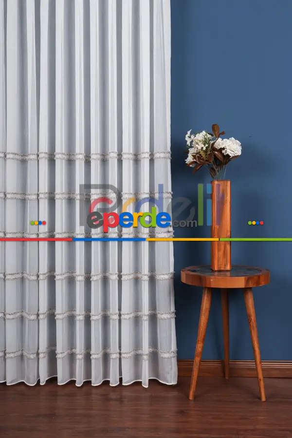 Enine Renkli Bantlı Püskül Detaylı Bambu Zemin Tül Perde