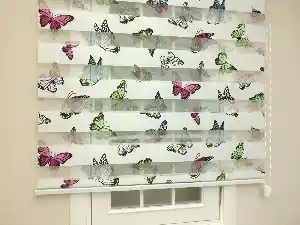 Kelebek Desenli Zebra Perde