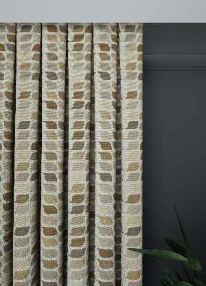 Dökümlü Kumaştan Geniş En Sütlü Kahve Yaprak Desenli Fon Perde 1. Kalite