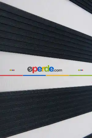 Siyah Geniş Pliseli Zebra Perde- Siyah