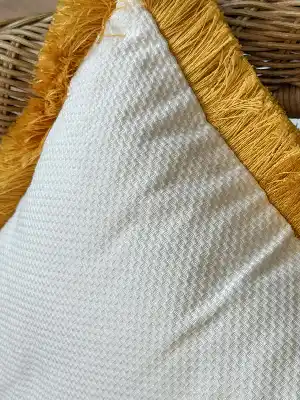 Ekru Turuncu Çiçek Nakışlı Saçaklı Kırlent (iç Dolgusuz)