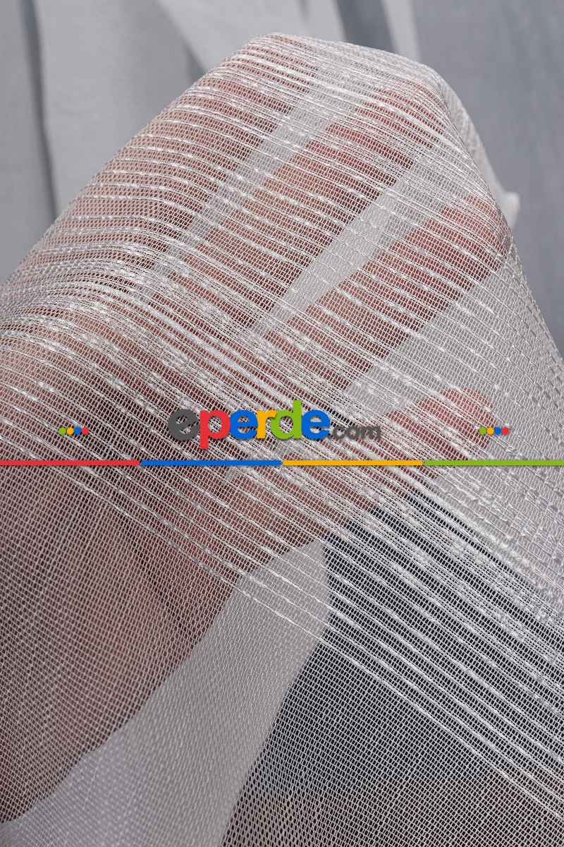 Yatak Odası - Enine Bantlı Simli Düz Tül Perde Ütü Istemez