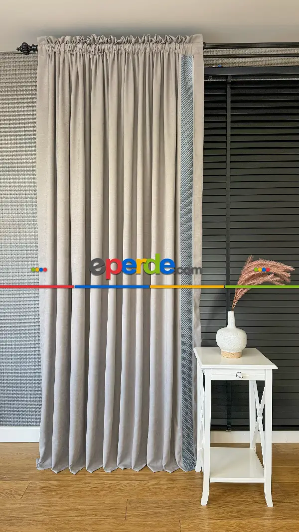 Bej Rengi Fon Perde - Mavi Dikey Bordürlü Fon Perde - Fon Rengi Bej Rengidir.