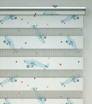 Uçak Desenli Baskılı Zebra Perde- Çok Renkli