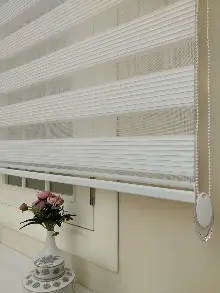 Mutfak Zebra Perde - Ekru Dar Düz Plise Zebra Perde Yüksek Kalite - Kornişe Kolay Montaj Ayağı Seçenekli - Standart Metal Kasalı