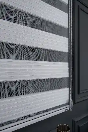 Genç Odası - Beyaz Renk Yüksek Kalite Pliseli Zebra, Mekanize Perde