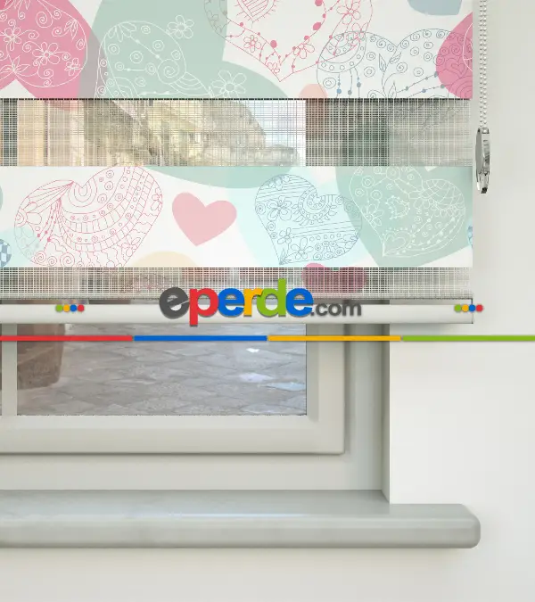 Kalp Desenli Baskılı Zebra Perde- Çok Renkli