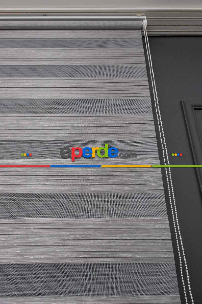 Zebra Perde - Gümüş Simli Geniş Plise Zebra Perde