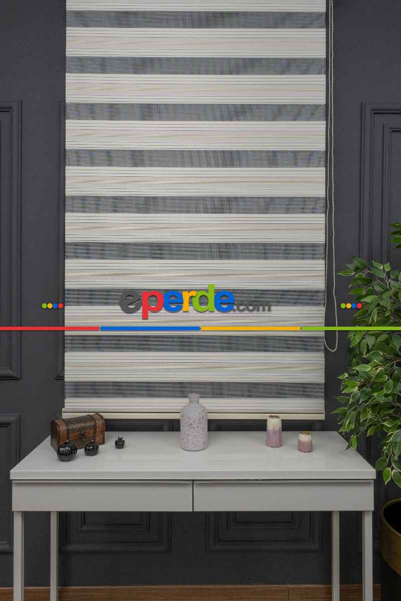 Oturma Odası - Krem Zebra Perde Gümüş Simli Plise Perde - Renk Geçişli Zebra Perde