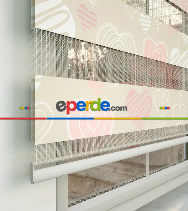 Kalp Desenli Baskılı Zebra Perde- Çok Renkli