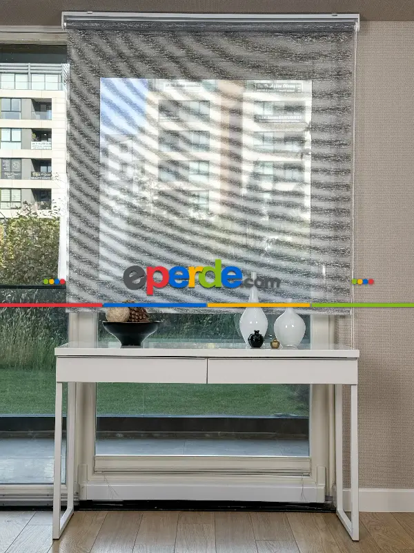 Salon Gümüş Simli Siyah Çizgili Tül Stor Perde, Standart Metal Kasalı Yüksek Kalite Kornişe Kolay Montaj Seçenekli