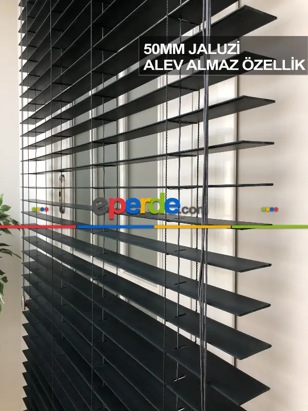 50mm Siyah Ahşap Efektli Jaluzi Perde Alev Almaz Özellik- Siyah