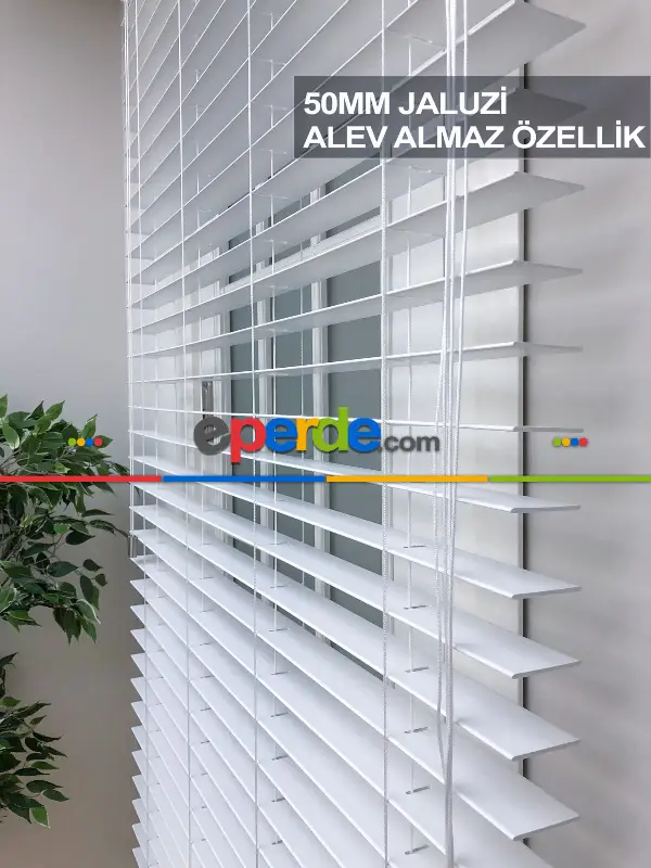 50mm Beyaz Ahşap Efektli Jaluzi Perde Alev Almaz Özellik- Beyaz