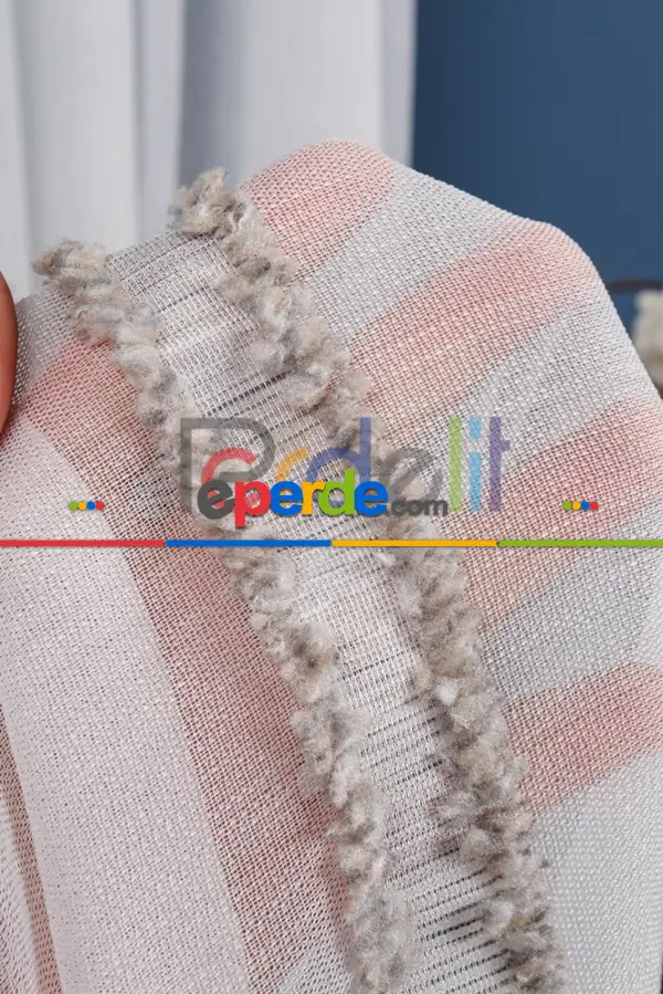 Enine Renkli Bantlı Püskül Detaylı Bambu Zemin Tül Perde