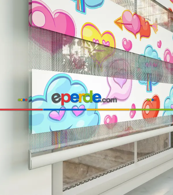 Kalp Desenli Baskılı Zebra Perde- Çok Renkli